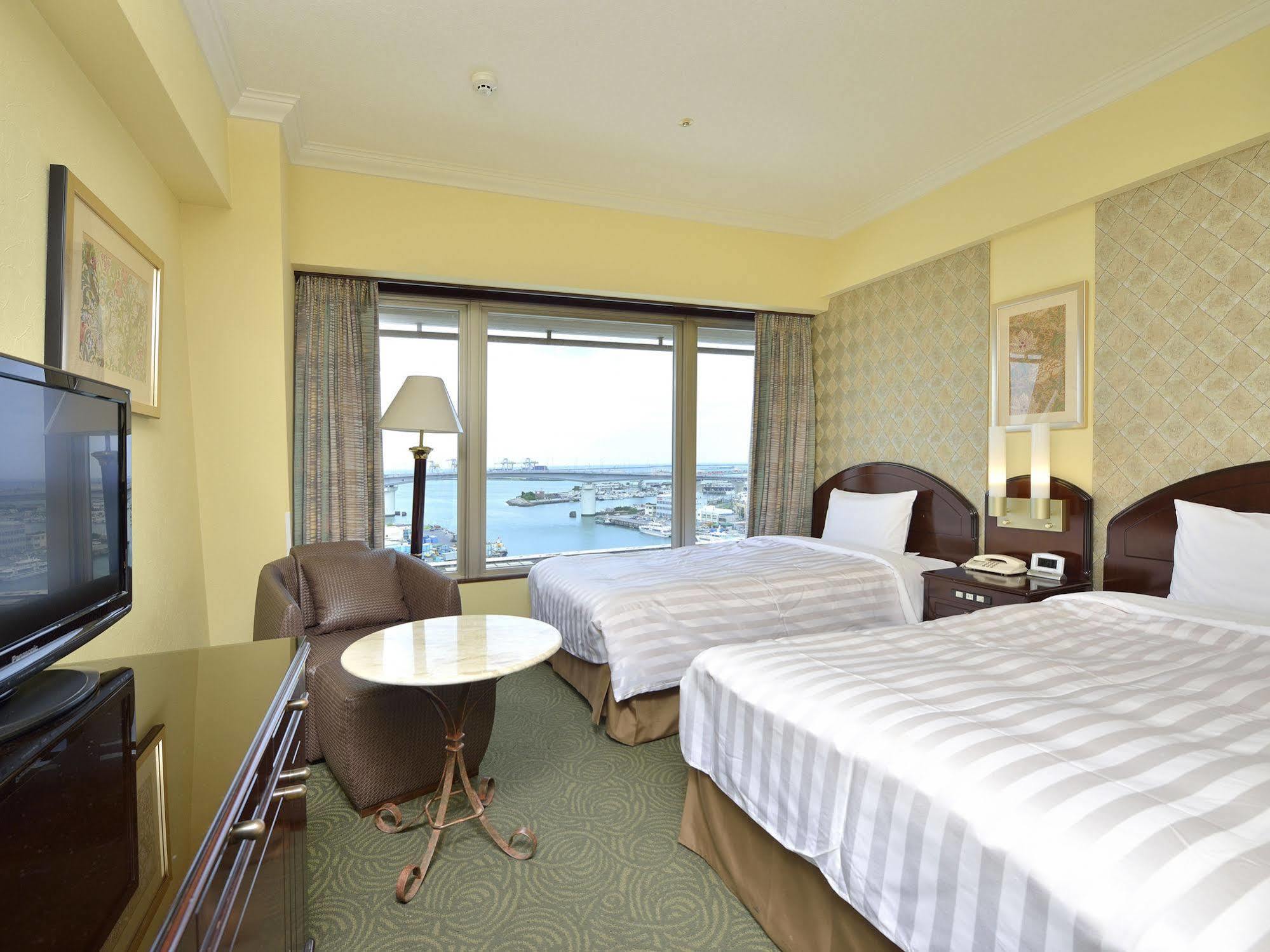 Okinawa Kariyushi Urban Resort Naha Exterior photo